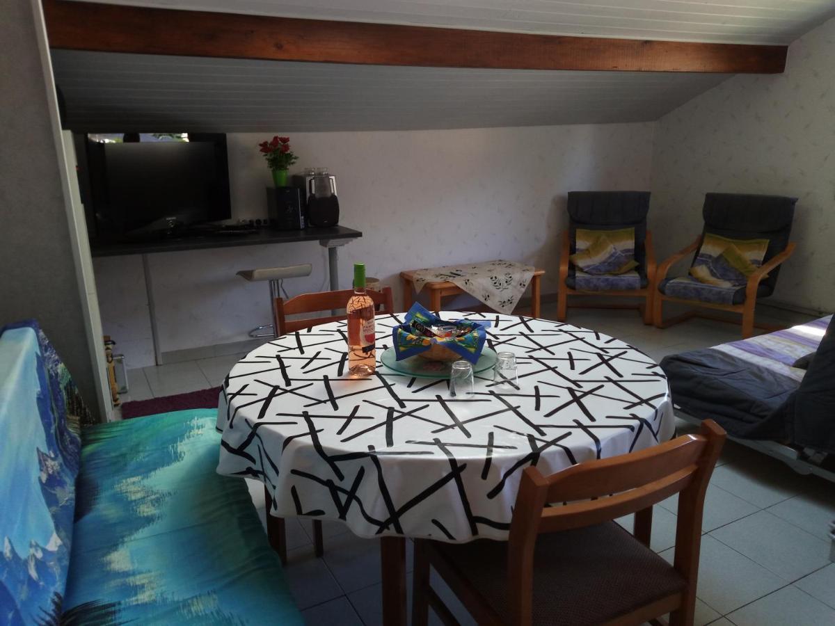Zimmer Mit Fruehstueck Challes-les-Eaux Exterior foto